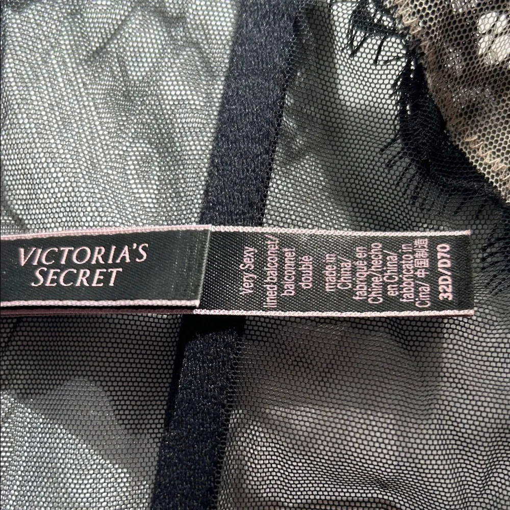 Victoria's Secret Black Lace Bustier Very Sexy Balconet Corset size 32D  RARE - Picture 6 of 7